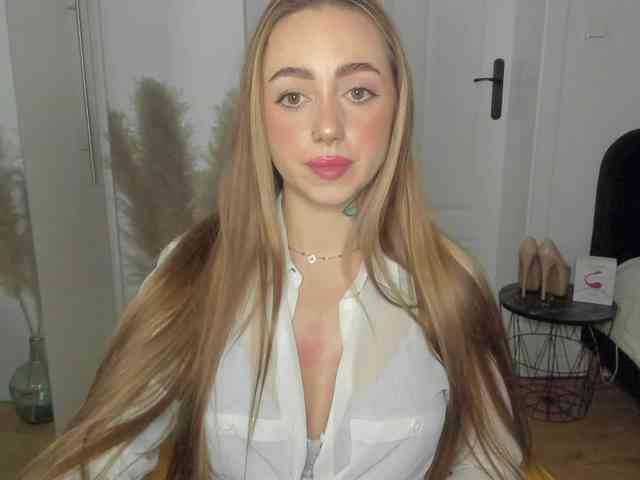 SEXYcoralie webcam