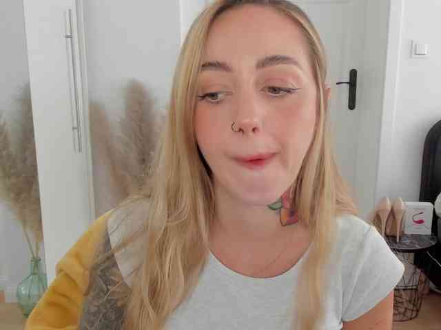 SEXYcoralie webcam