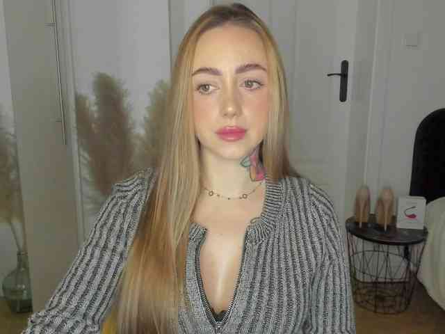 SEXYcoralie webcam