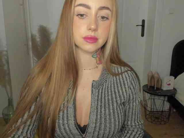 SEXYcoralie webcam