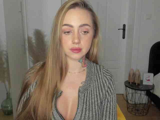 SEXYcoralie webcam