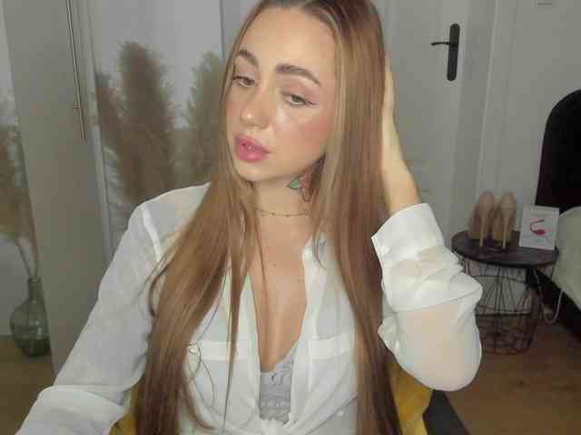 SEXYcoralie webcam