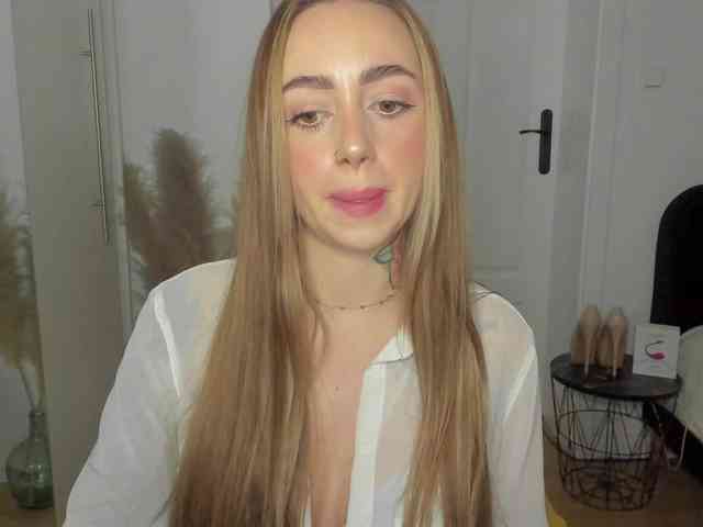 SEXYcoralie webcam