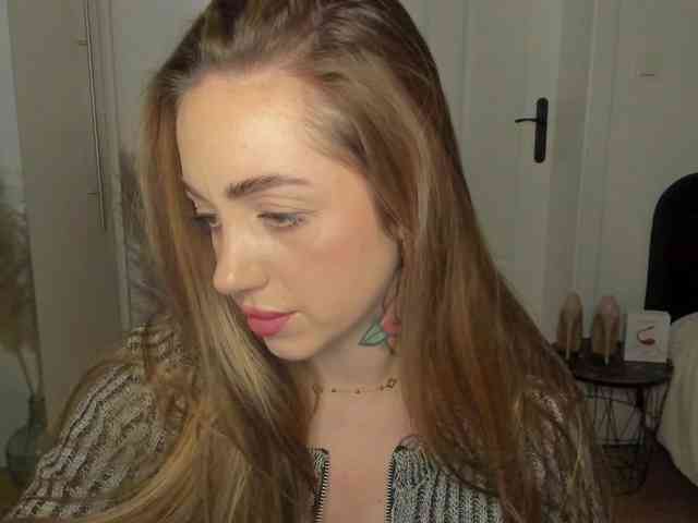 SEXYcoralie Live Webcam on BongaCams