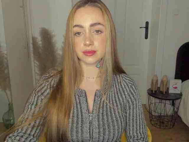 SEXYcoralie webcam