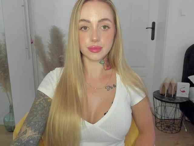 SEXYcoralie webcam