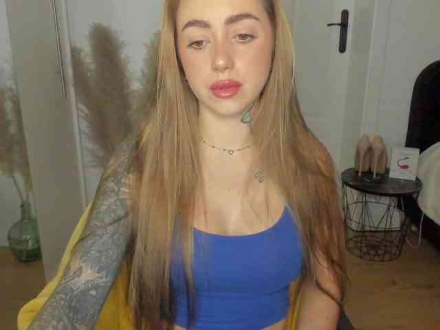SEXYcoralie webcam