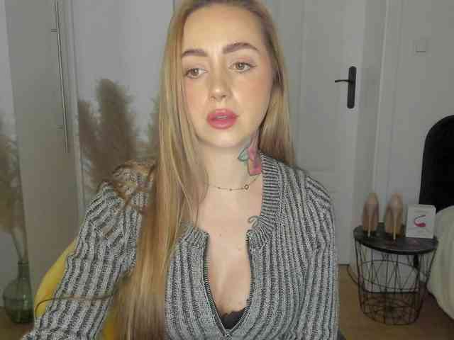 SEXYcoralie webcam