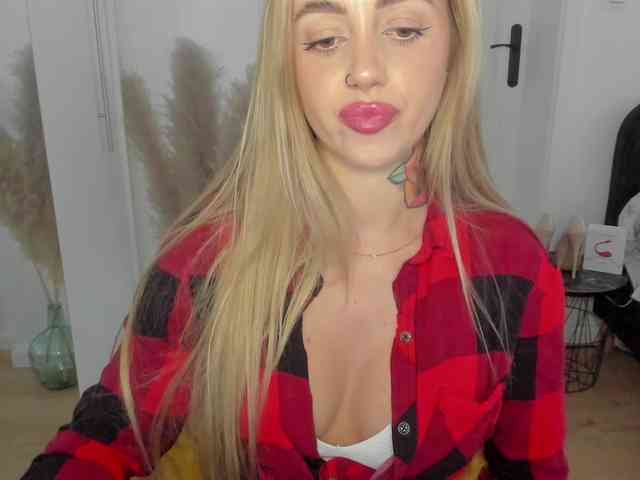 SEXYcoralie webcam
