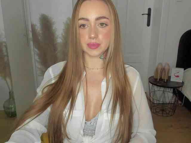 SEXYcoralie webcam