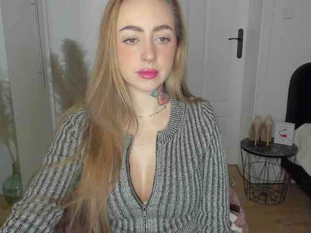 SEXYcoralie webcam