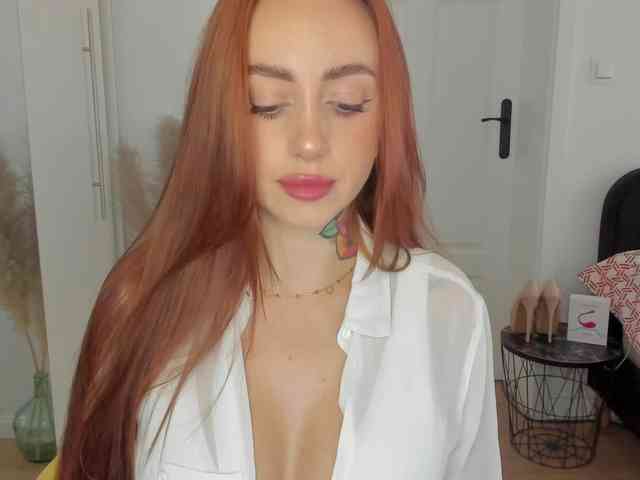 SEXYcoralie webcam