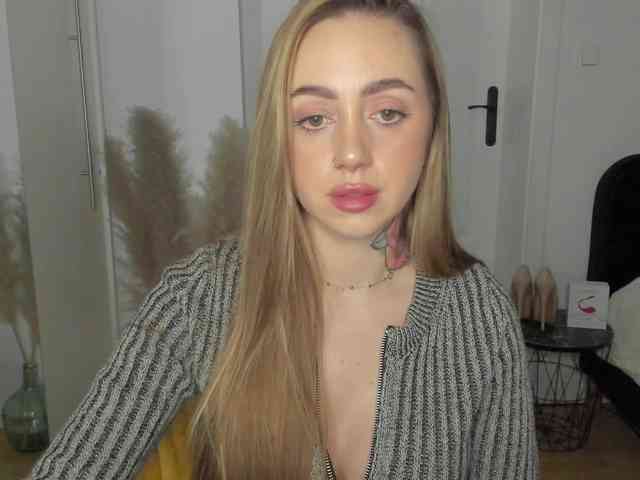 SEXYcoralie webcam
