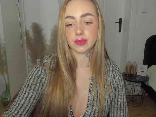 SEXYcoralie webcam