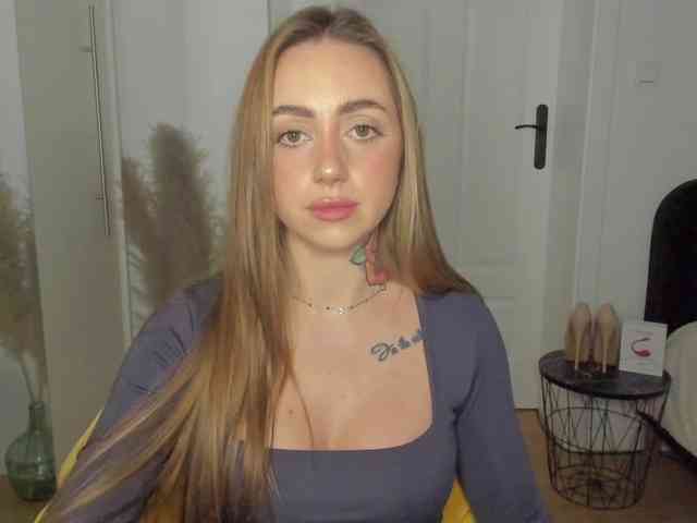 SEXYcoralie webcam