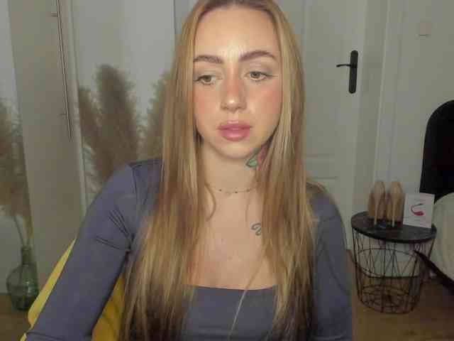 SEXYcoralie webcam