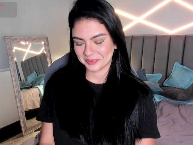 le modèle VeronicaLanz est en webcam porno dans un show sur le site bongacams, il possède les tags suivants: Latino/Hispanic,Brunette,Shaved