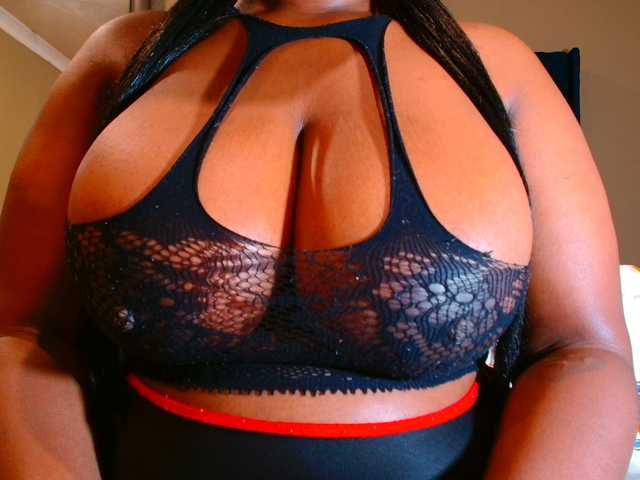 BUSTYDIAMOND's BongaCams show and profile