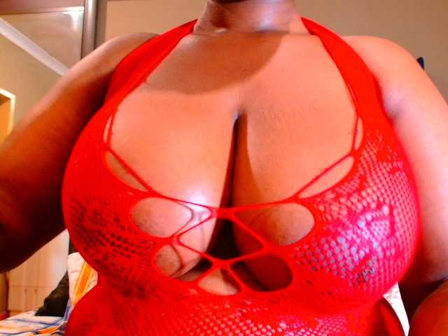 BUSTYDIAMOND's BongaCams show and profile