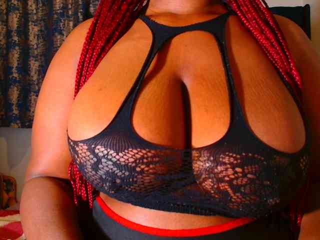 BUSTYDIAMOND webcam