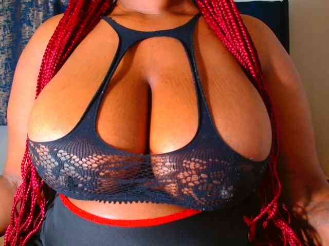 BUSTYDIAMOND webcam