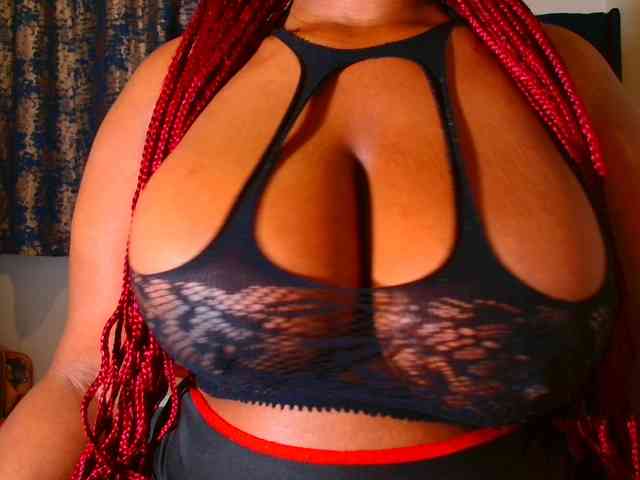 BUSTYDIAMOND webcam