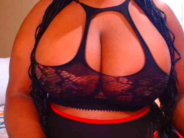 BUSTYDIAMOND webcam