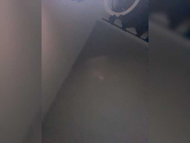 Allie-Rose's BongaCams show and profile