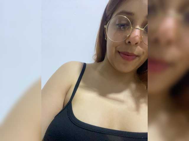 Allie-Rose's BongaCams show and profile