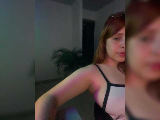 Allie-Rose's BongaCams show and profile