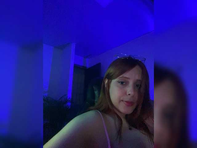 Allie-Rose's BongaCams show and profile