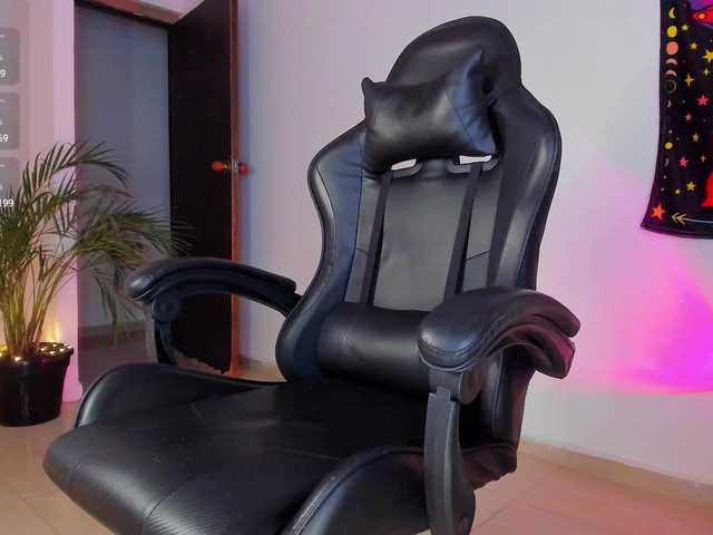 Allie-Rose's BongaCams show and profile