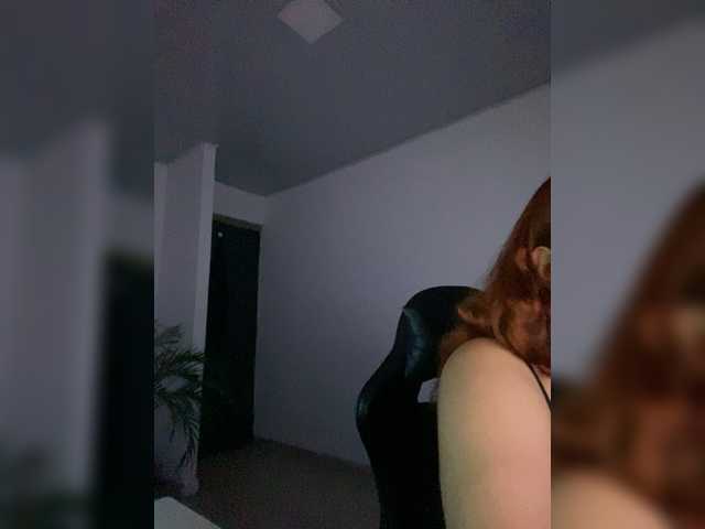 Allie-Rose's BongaCams show and profile