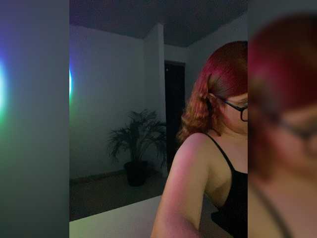 Allie-Rose's BongaCams show and profile