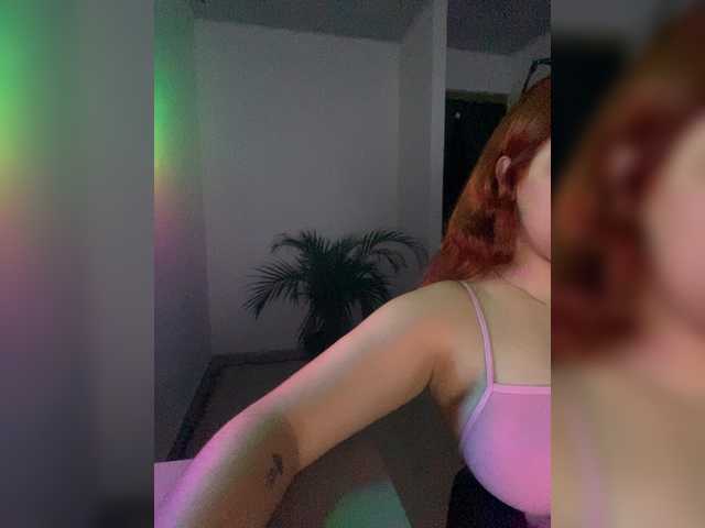 Allie-Rose's BongaCams show and profile