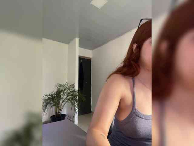 Allie-Rose Live Webcam on BongaCams