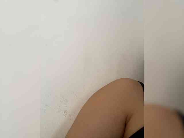 Allie-Rose Live Webcam on BongaCams