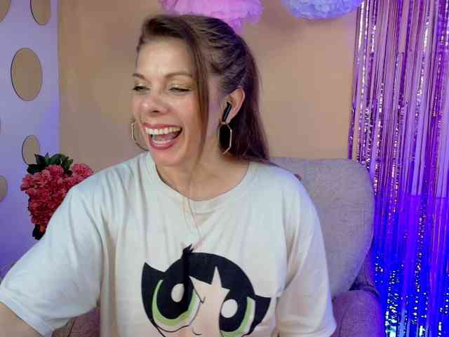 Quinn-Darly Live Webcam on BongaCams