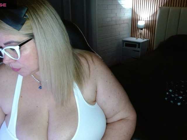 bella-savati's BongaCams show and profile