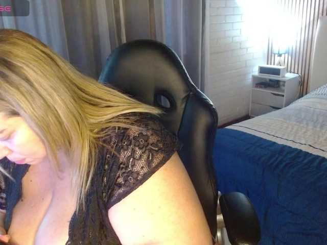 bella-savati's BongaCams show and profile