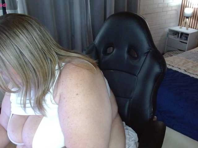 bella-savati's BongaCams show and profile