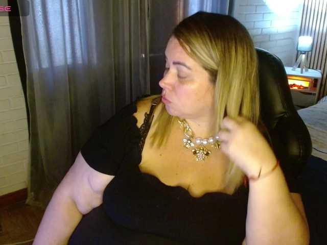 bella-savati's BongaCams show and profile