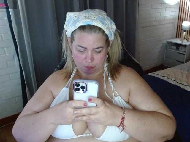 Webcam performer Bella-savati online show Bella-savati