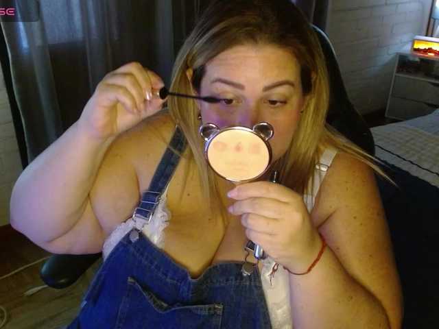 bella-savati's BongaCams show and profile