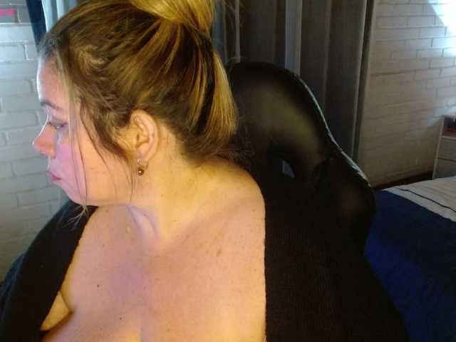 bella-savati's BongaCams show and profile