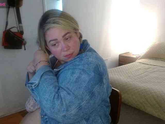 bella_savati webcam