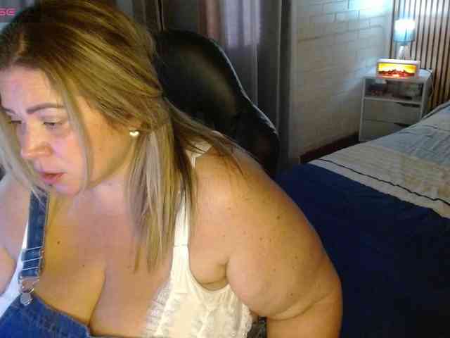 bella-savati Live Webcam on BongaCams