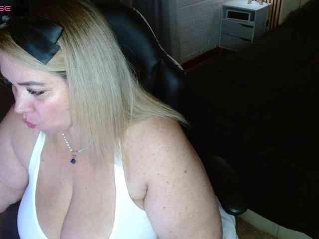 bella_savati webcam