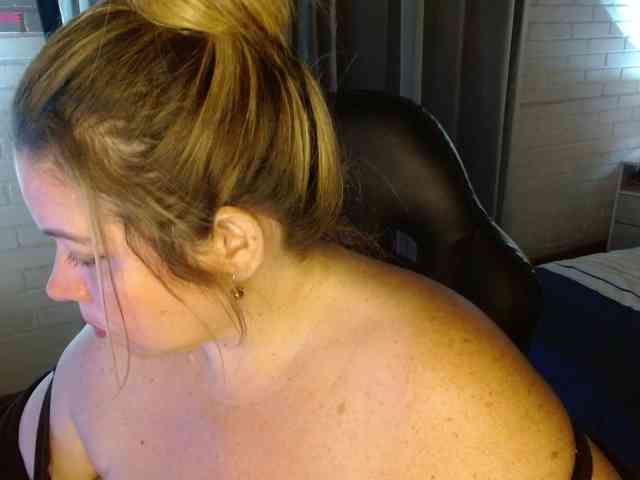 bella-savati Live Webcam on BongaCams