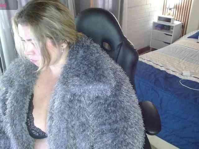 bella_savati webcam